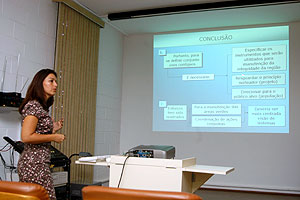 Andréa Ferraz Young, autora da tese de número 500 da Feagri, em março deste ano: mais de 700 doutores formados em 2005 (Foto: Antoninho Perri)