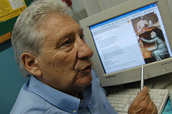O professor Hugo Sabatino, do Departamento de Obstetrícia da FCM: trabalhos científicos tiveram início na década de 1980 (Foto: Antoninho Perri)