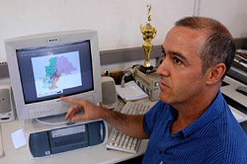 O médico sanitarista Carlos Henn, autor da pesquisa: investigando 90% dos casos registrados entre 1980 e 2005 em Campinas (Foto: Antoninho Perri)
