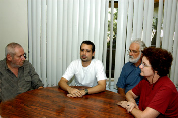 Marcio Périgo, Danilo Perillo, Mario Fiore e Luise Weiss: reflexão sobre a técnica ancestral de todos os recursos de multiplicação de imagens (Foto: Antoninho Perri)