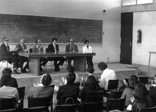 Na cerimônia da eleição para a Academia de Ciências do Chile, em Santiago, em 1982 (Fotos: Centro de Lógica/ Arquivos Históricos em História da Ciência/ FNCAC)