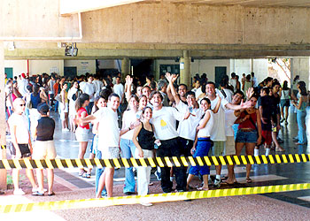 Candidatos ao vestibular da Unicamp no Ciclo Básico: em 2002 e 2003, programa elevou em 15% as vagas na graduação (Foto: Antoninho Perri)