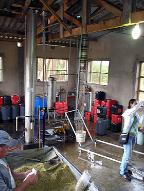 nterior de destilaria no município paulista de Angatuba (Foto: Divulgação)