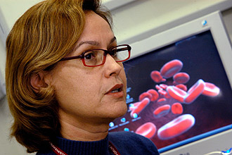 A médica hematologista Ângela Cristina Malheiros Luzo, do Hemocentro da Unicamp: "Os resultados não são para amanhã" (Fotos: Antoninho Perri)