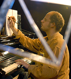 O compositor Cristiano Melli: do cerebral à valsa (Foto: Antoninho Perri)