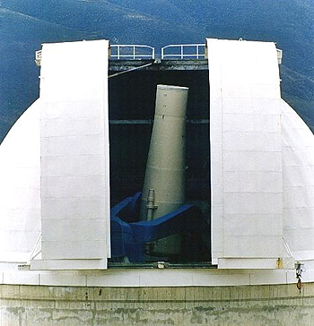 Telescópio câmera Schmidt instalado no Observatório Nacional de Llano del Hato, a 3.600 metros de altitude, na cidade venezuelana de Mérida