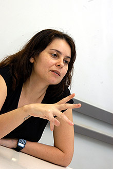 Diana de Abreu Dobranszky, autora do estudo: "Fiz uma espécie de escavação arqueológica" (Foto: Antoninho Perri)