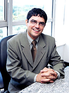 O médico Fausto Pereira dos Santos, da ANS: proposta de regulação modificada por sucessivas medidas provisórias  (Foto: Divulgação)