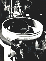 Um dos primeiros carretéis de fibra óptica, em imagem dos anos 1970