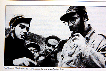 Che Guevara e Fidel Castro na Sierra Mestra: reflexos da revolução cubana no país são investigados pelo autor do livro