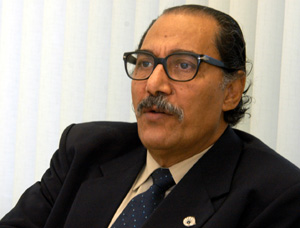 O pró-reitor de Extensão e Assuntos Comunitários (Preac) da Unicamp, professor Mohamed Habib: "Para os estudantes, o Brasil passa a ser o Brasil da realidade" (Foto: Antoninho Perri)