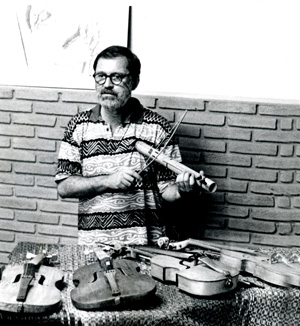 O violinista, rabequeiro e professor José Eduardo Gramani, que morreu em 1998: novo método (Foto: Antoninho Perri)