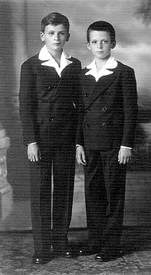 1935 - Com o irmão, de passagem por Curitiba
