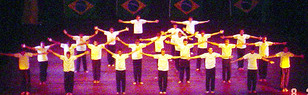 A dança, uma das atividades do projeto de ginástica geral na Febem: Alternativa frente aos métodos punitivos e restritivos. (Foto: Divulgação)