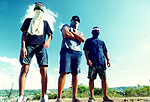 Jovens mascarados de O Rap do Pequeno Príncipe contra as Almas Sebosas: justiceiros no subúrbio do Recife (Fotos: Mário Luna/Divulgação)