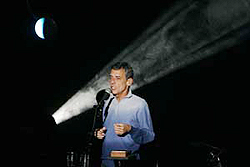 Chico Buarque durante apresentação de "Carioca" em São Paulo: olhar heterogêneo (Foto: Apu Gomes / Folha Imagem)