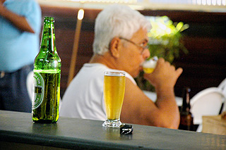 Levantamento de 2008 aponta que o consumo per capita da cerveja no Brasil é de 57,4 litros, índice que pode ser considerado baixo se comparado aos dos países que mais consomem (Foto: Antoninho Perri) 
