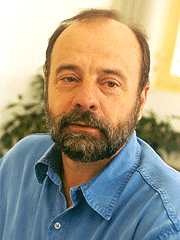 O professor Eduardo Guimarães, diretor da Cocen: "Uma das decisões fundamentais foi o caráter temático dado à pesquisa"