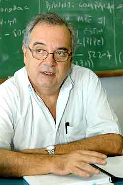 O professor Ulysses Semeghini, do IE: subdivisão dos grandes municípios (Foto: Antoninho Perri)