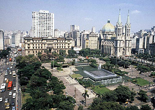 Estação do metrô da Praça da Sé, em São Paulo, em foto de 1988 – Fonte: Revista “Veja São Paulo”