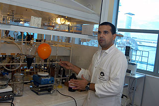 O químico Manoel Trindade Rodrigues Júnior, autor da tese(Foto: Antoninho Perri) 