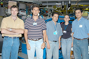 Os pesquisadores Reinaldo Luís Cavasso-Filho, Flávio Caldas da Cruz, Arnaldo Naves de Brito, Lúcia Helena Coutinho e David Figueira: técnica inusitada