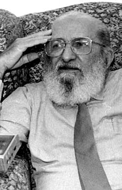 O educador Paulo Freire: usufruindo dos diálogos com um conhecimento amplo e libertário na Faculdade de Educação (Foto: Antoninho Perrii)