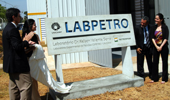 Inauguração do laboratório: parceria de 30 anos proporcionou pelo menos 200 projetos cooperados de pesquisa (Foto: Antoninho Perri)