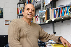 Renato Dagnino é professor titular do Departamento de Política Científica e Tecnológica do Instituto de Geociências (IG) da Unicamp; (Divulgação)