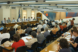 Reunião do Conselho Universitário, órgão de deliberação máximo da Universidade