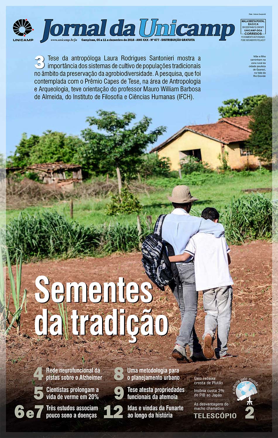 Capa do Jornal da Unicamp Sementes da tradição - Imagem de uma mãe e seu filho caminhando na plantação rumo à casa