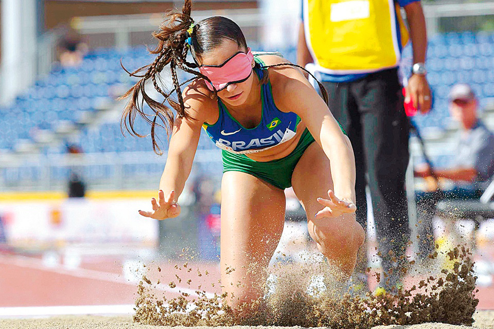 Lorena Spoladore, em competição de salto em distância na Rio 2016