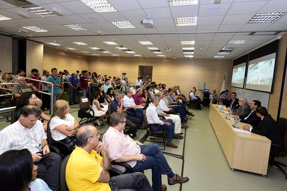 Posse do professor Rodolfo Jardim de Azevedo como novo diretor do Instituto de Computação