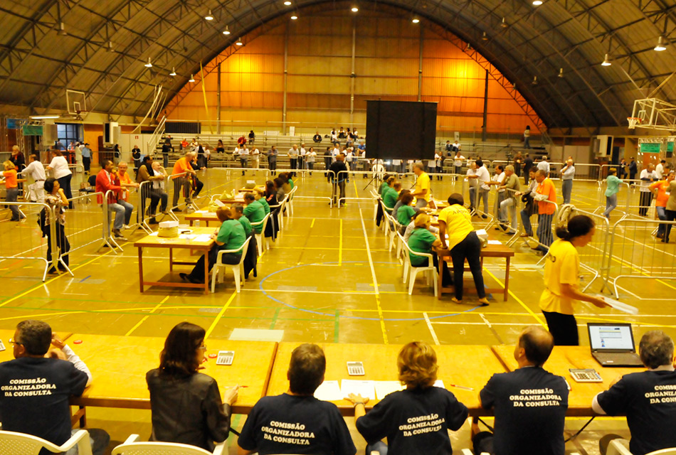 Processo de apuração no Ginásio Multidisciplinar, em 2013 Processo de apuração no Ginásio Multidisciplinar, em 2013