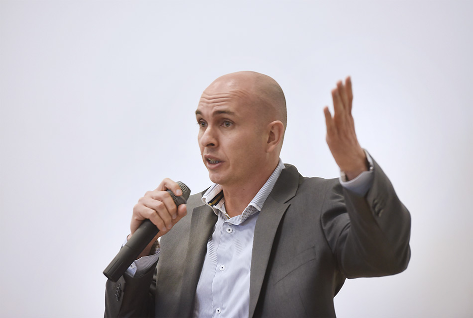 O professor Renato Falcão, diretor da FT O professor Renato Falcão, diretor da FT