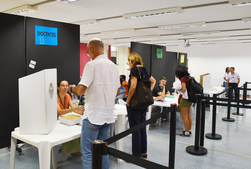 Paulistão (FCM), no primeiro dia de votação da consulta 2017 Paulistão (FCM), no primeiro dia de votação da consulta 2017