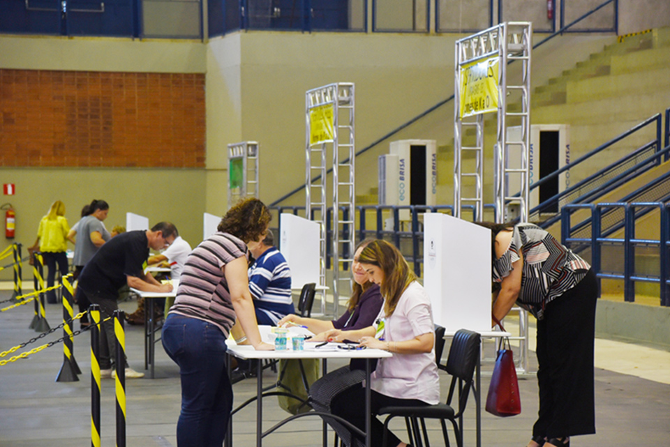 Ginásio da Unicamp, no primeiro dia de votação da consulta 2017 Ginásio da Unicamp, no primeiro dia de votação da consulta 2017