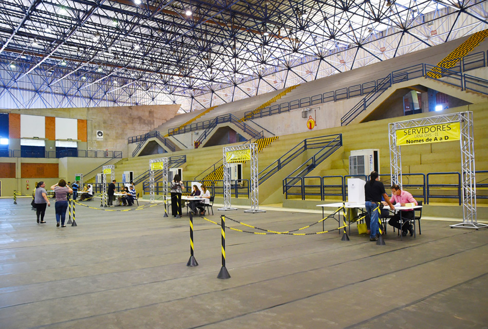Ginásio da Unicamp, no primeiro dia de votação da consulta 2017 Ginásio da Unicamp, no primeiro dia de votação da consulta 2017