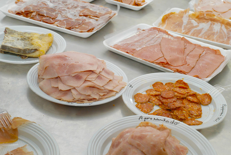 Carnes processadas. Foto: Antonio Scarpinetti