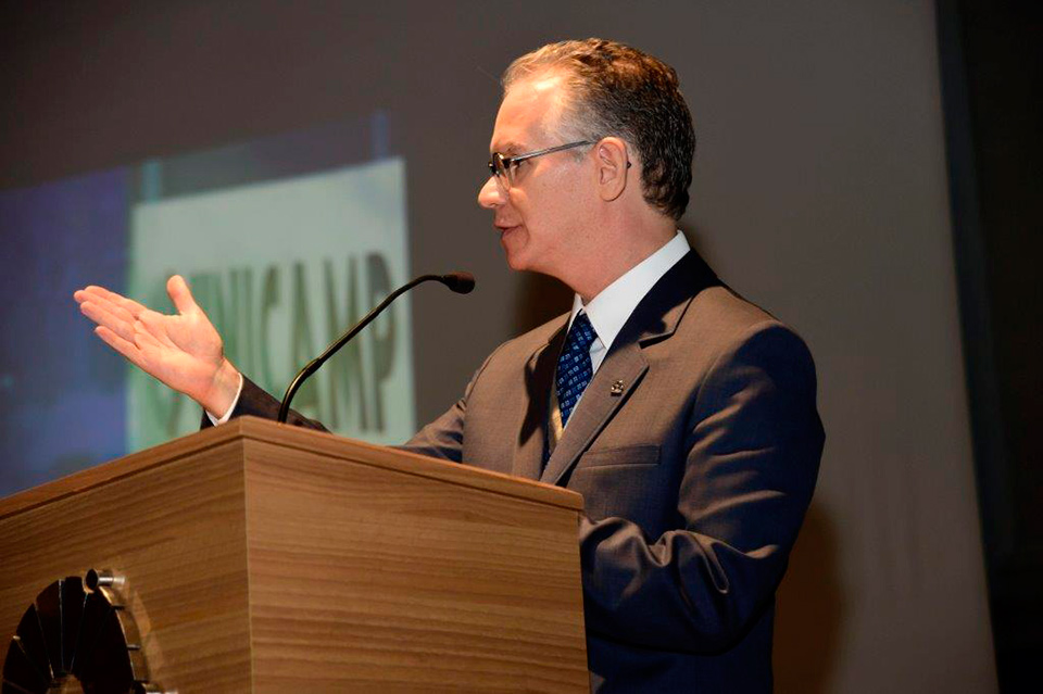 Marcelo Knobel faz primeiro discurso como reitor da Unicamp