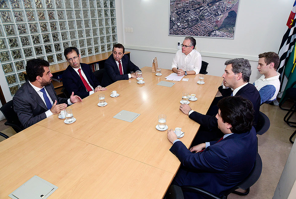 Encontro do reitor da Unicamp com o aluno e autoridades do Santander 