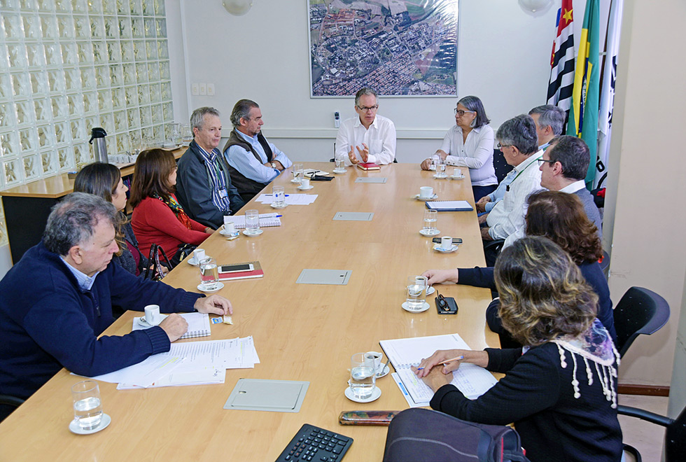 Diretores da área da saúde da Unicamp se reúnem na Reitoria