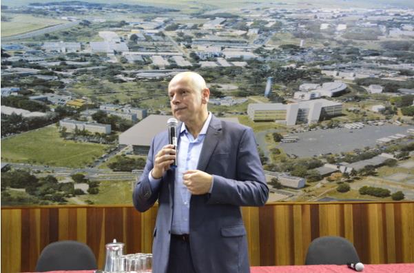 Karnal em palestra no Centro de Convenções da Unicamp, organizada pelo Serviço de Apoio ao Estudante