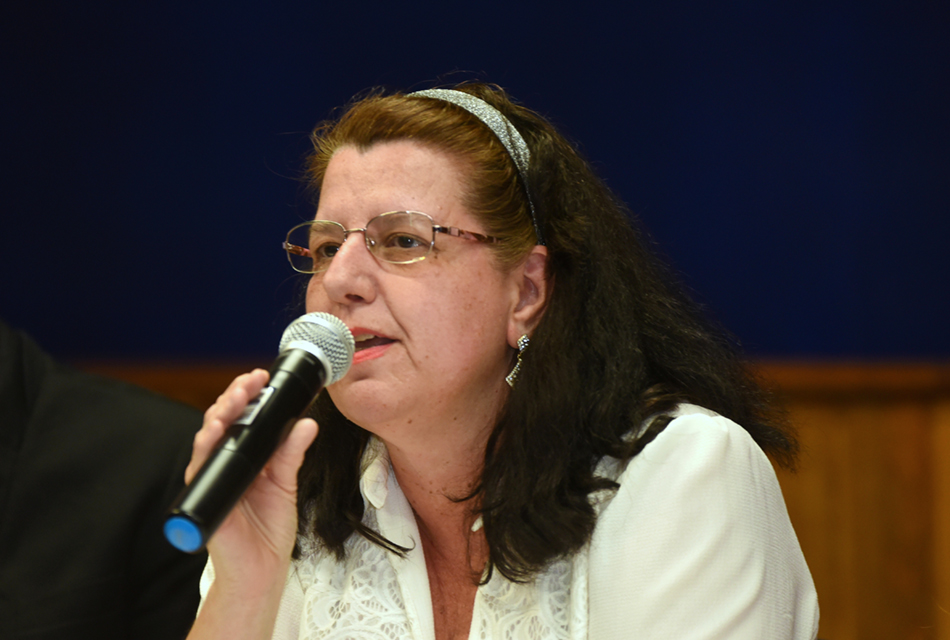 Luciana Maria Vitória, da Diretoria de Ensino de Piracicaba