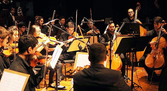 Cabareto e Camerata Experimental se unem em show inédito Cabareto e Camerata Experimental se unem em show inédito