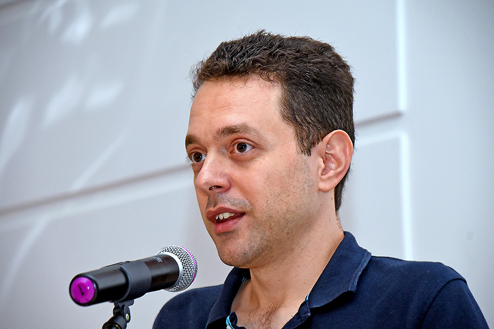 Jean-Frédéric Pluvinage, proprietário de uma editora especializada em livros digitais Jean-Frédéric Pluvinage, proprietário de uma editora especializada em livros digitais