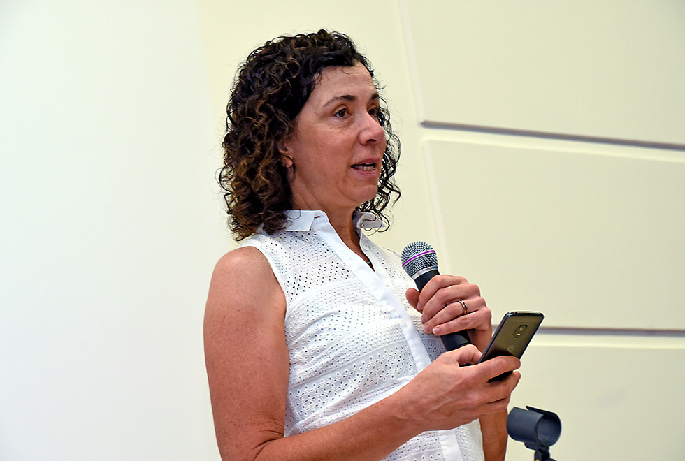 A professora Márcia Abreu, diretora da Editora Unicamp