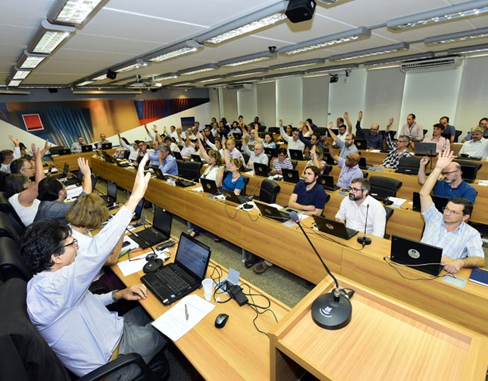 Votação no Consu aprova orçamento para 2018 e reajuste do bandejão