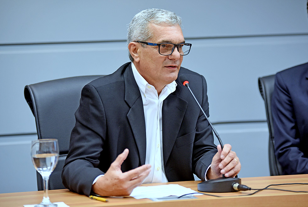 Armando José Geraldo, prefeito do campus