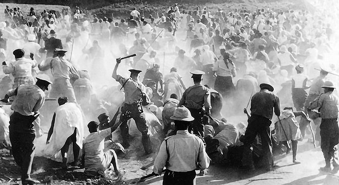 O “Massacre de Sharperville”, ocorrido em março de 1961 na África do Sul | Foto: Reprodução